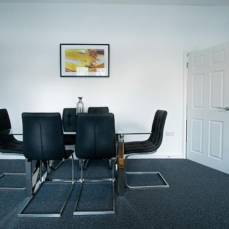 Corpa Heights Appartement Newport  Buitenkant foto
