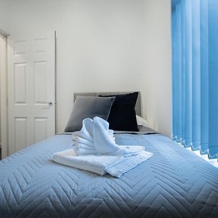 Corpa Heights Appartement Newport  Buitenkant foto